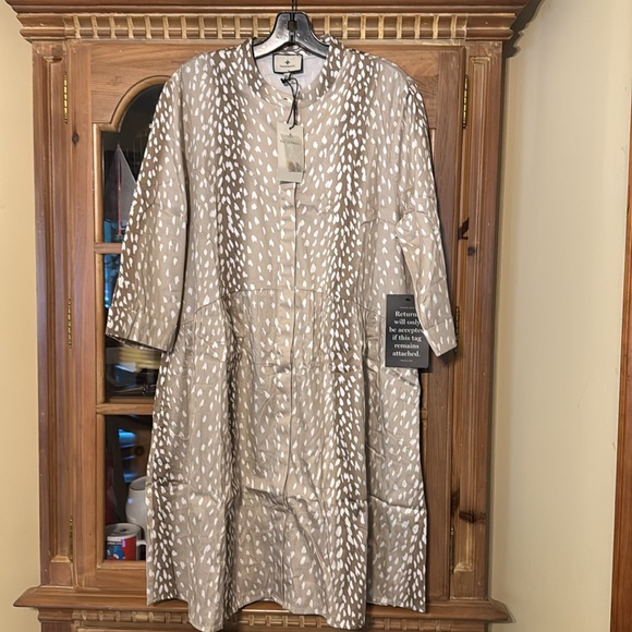 Antelope Royal Shirt Dress
TUCKERNUCK - Picture 11 of 16